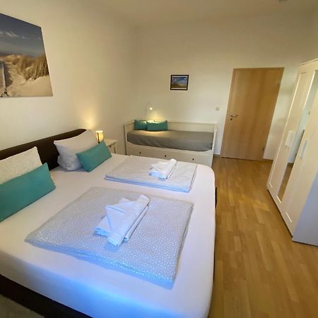 Zur Schleuse - Ferienwohnung Bis 6 Personen Mit Gem Garten 로스토크 외부 사진