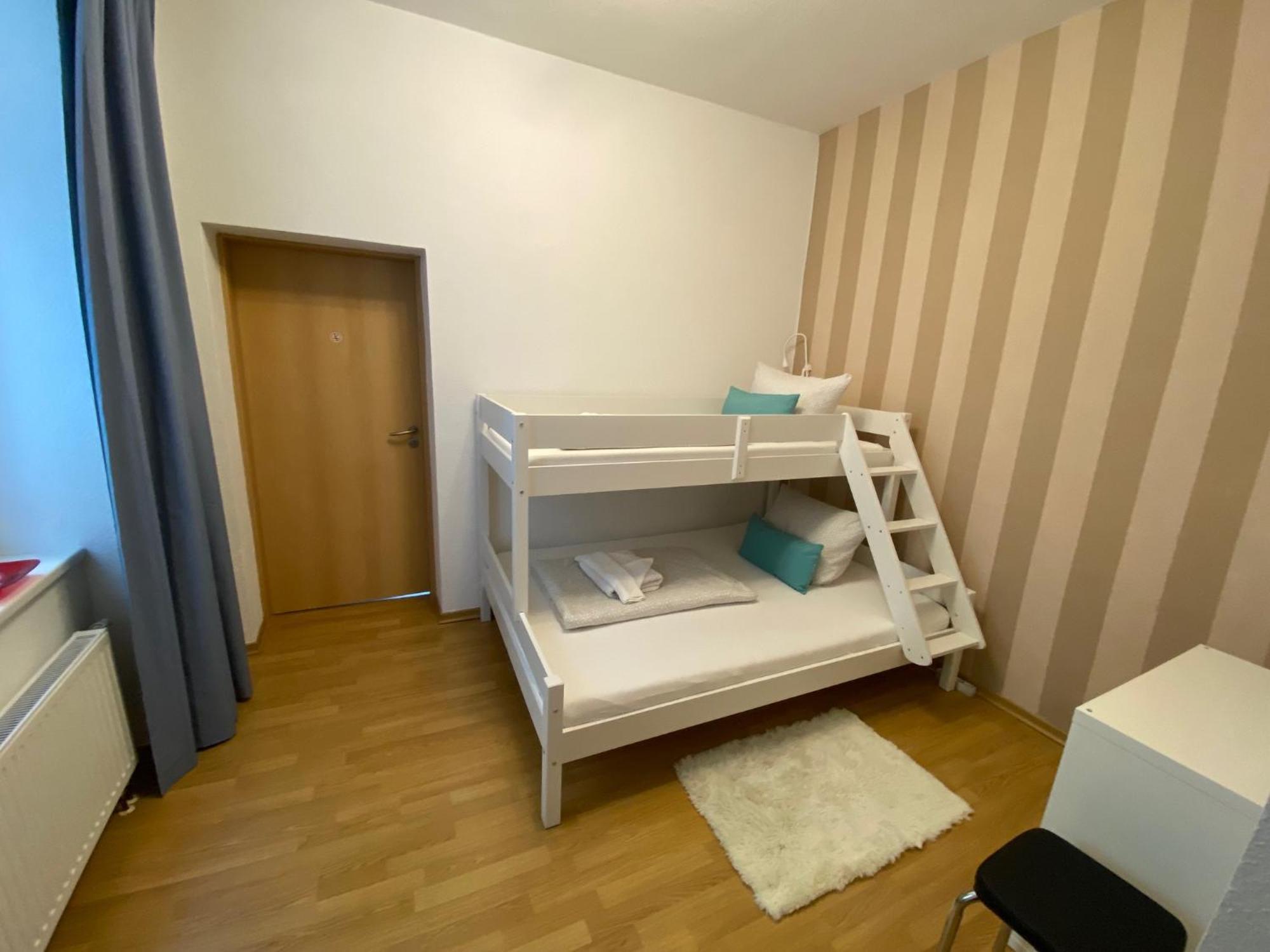Zur Schleuse - Ferienwohnung Bis 6 Personen Mit Gem Garten 로스토크 외부 사진