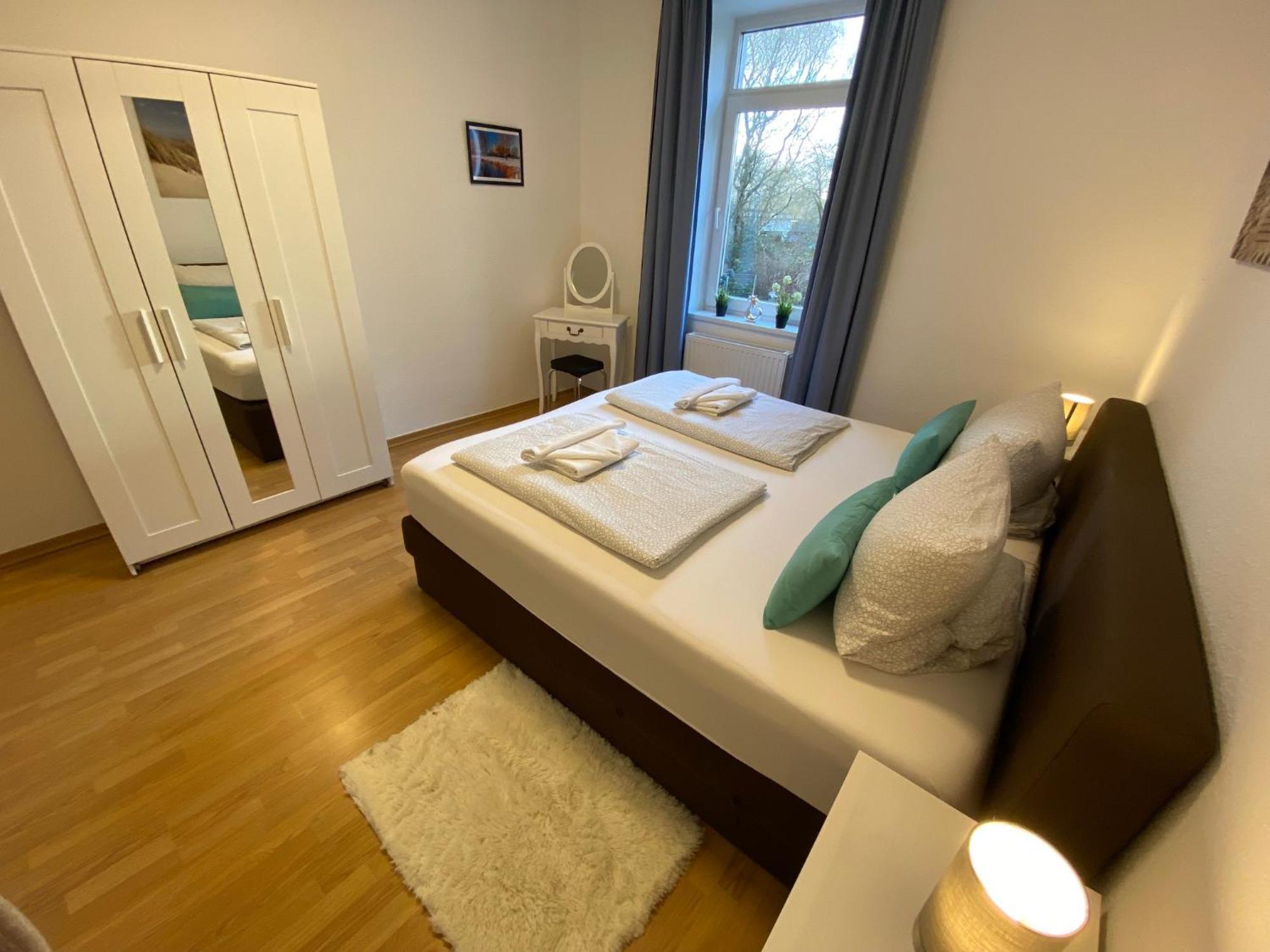 Zur Schleuse - Ferienwohnung Bis 6 Personen Mit Gem Garten 로스토크 외부 사진