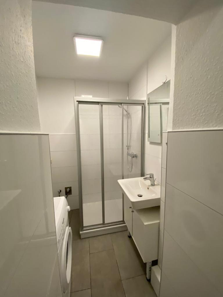 Zur Schleuse - Ferienwohnung Bis 6 Personen Mit Gem Garten 로스토크 외부 사진